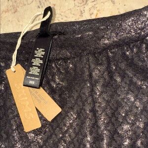 Skims XXS stretchy lace leggings, fit beautifully, and brand new